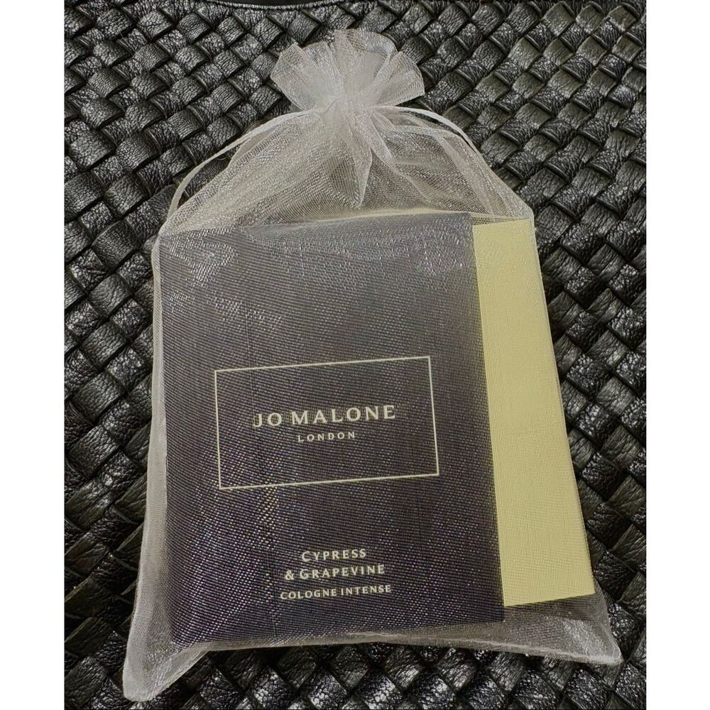 JO MALONE NWT 6-Piece Cologne Discovery Sample Set Containing 1.5 mlL Vials Each